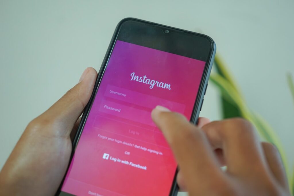 entdecken sie, wie der instagram-algorithmus funktioniert und lernen sie tipps und tricks, um ihre reichweite und interaktionen auf der plattform zu maximieren.