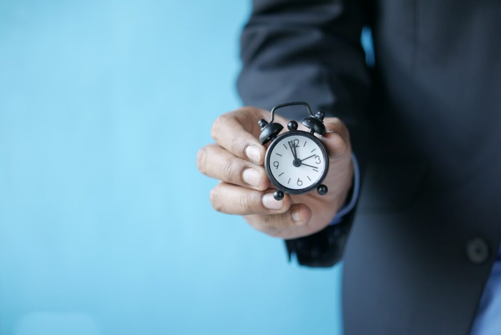 verpflichtung zur arbeitszeiterfassung: alles, was sie über gesetzliche vorgaben und praktische umsetzung wissen müssen, um compliance und effizienz im unternehmen sicherzustellen.