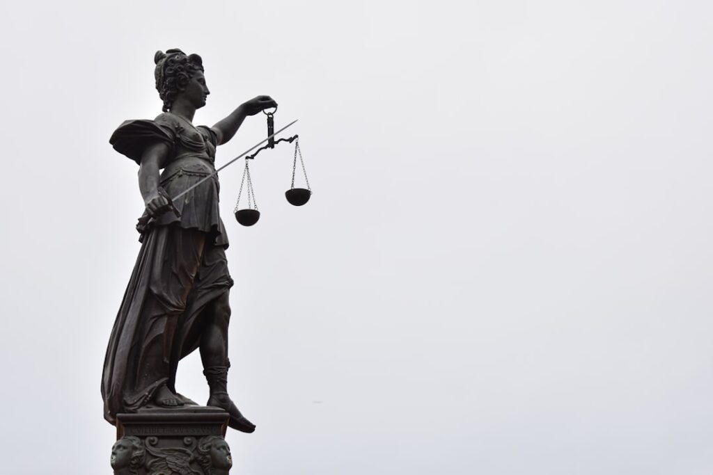 rechtliche handlungsfähigkeit: definition, bedeutung und voraussetzungen für die rechtsgültige geschäftsfähigkeit in verschiedenen rechtsordnungen.